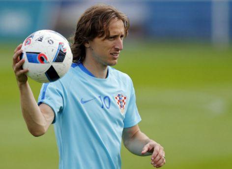 开拓者“4换1”豪赌特雷杨，弃子探花郎？