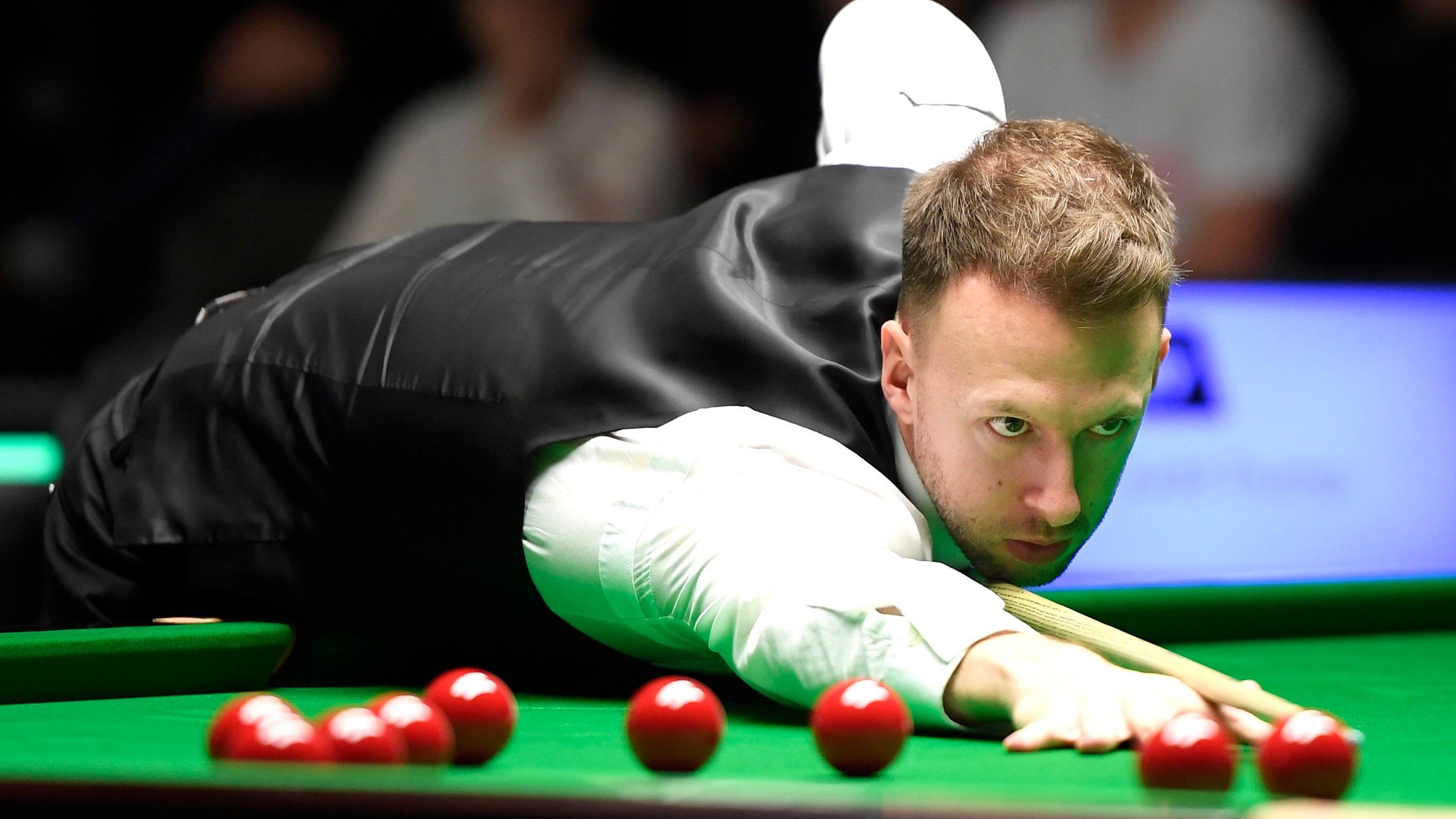 迫使裁判暂 迫使裁判暂